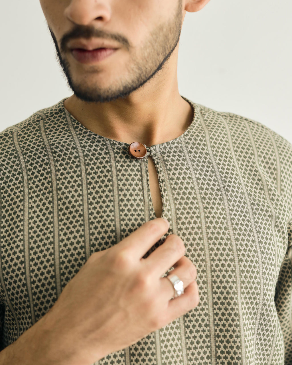 TEDUH SIRI : THREE QUARTER SLEEVE TOP - GREEN