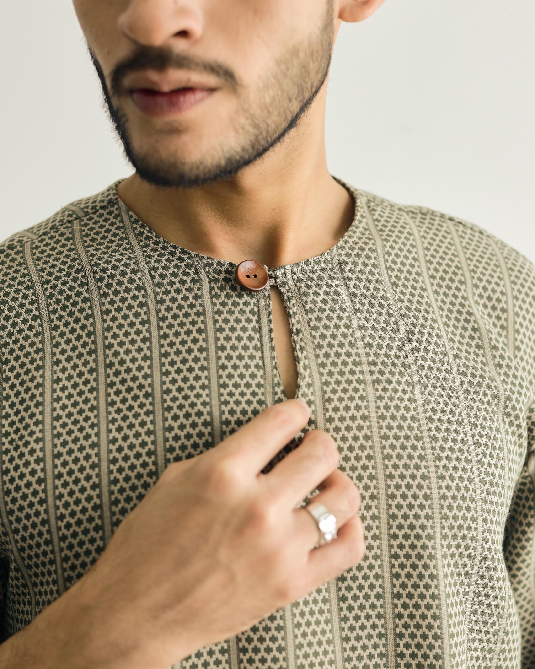 TEDUH SIRI : THREE QUARTER SLEEVE TOP - GREEN