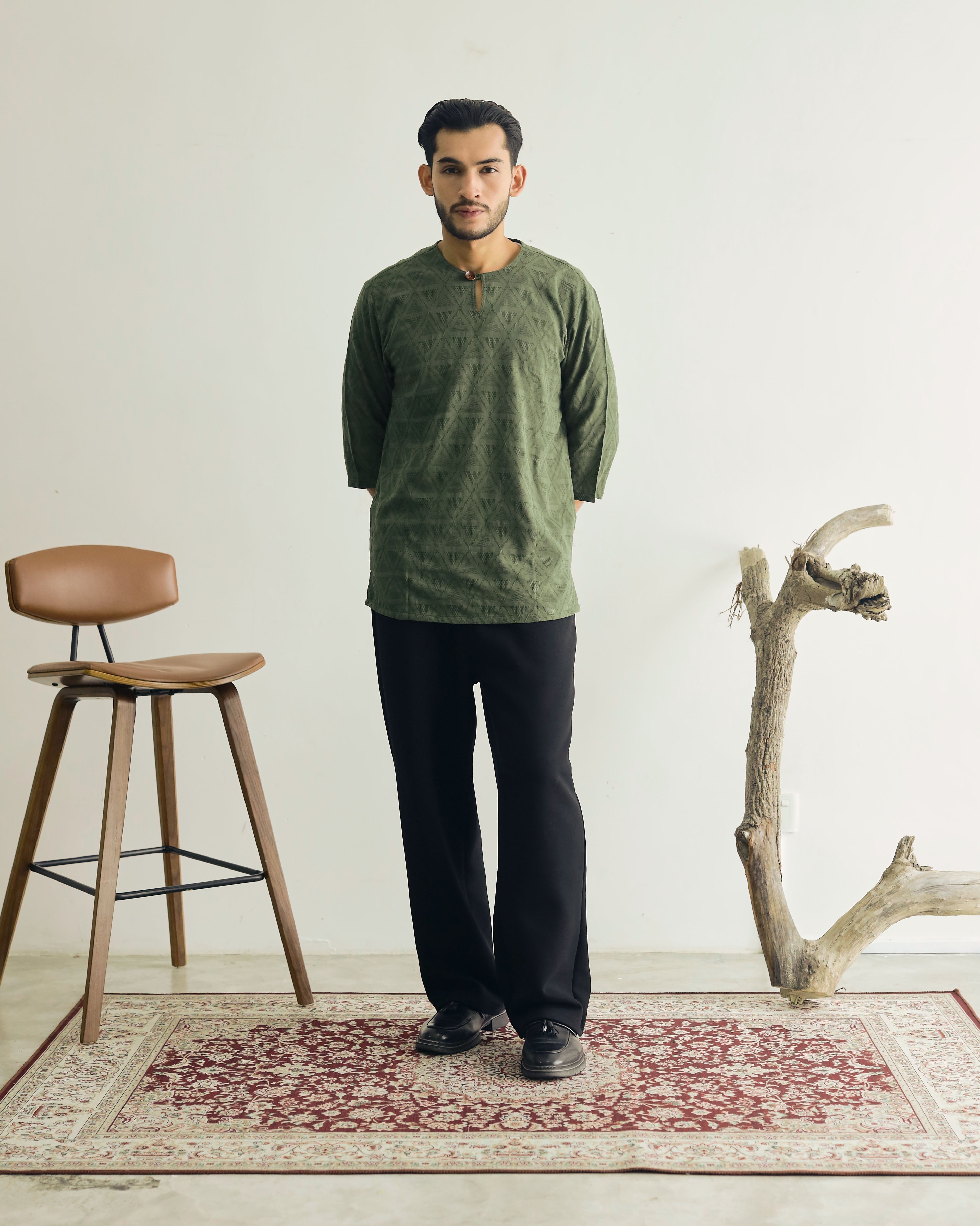 KUDRAT SIRI : THREE QUARTER SLEEVE TOP - OLIVE