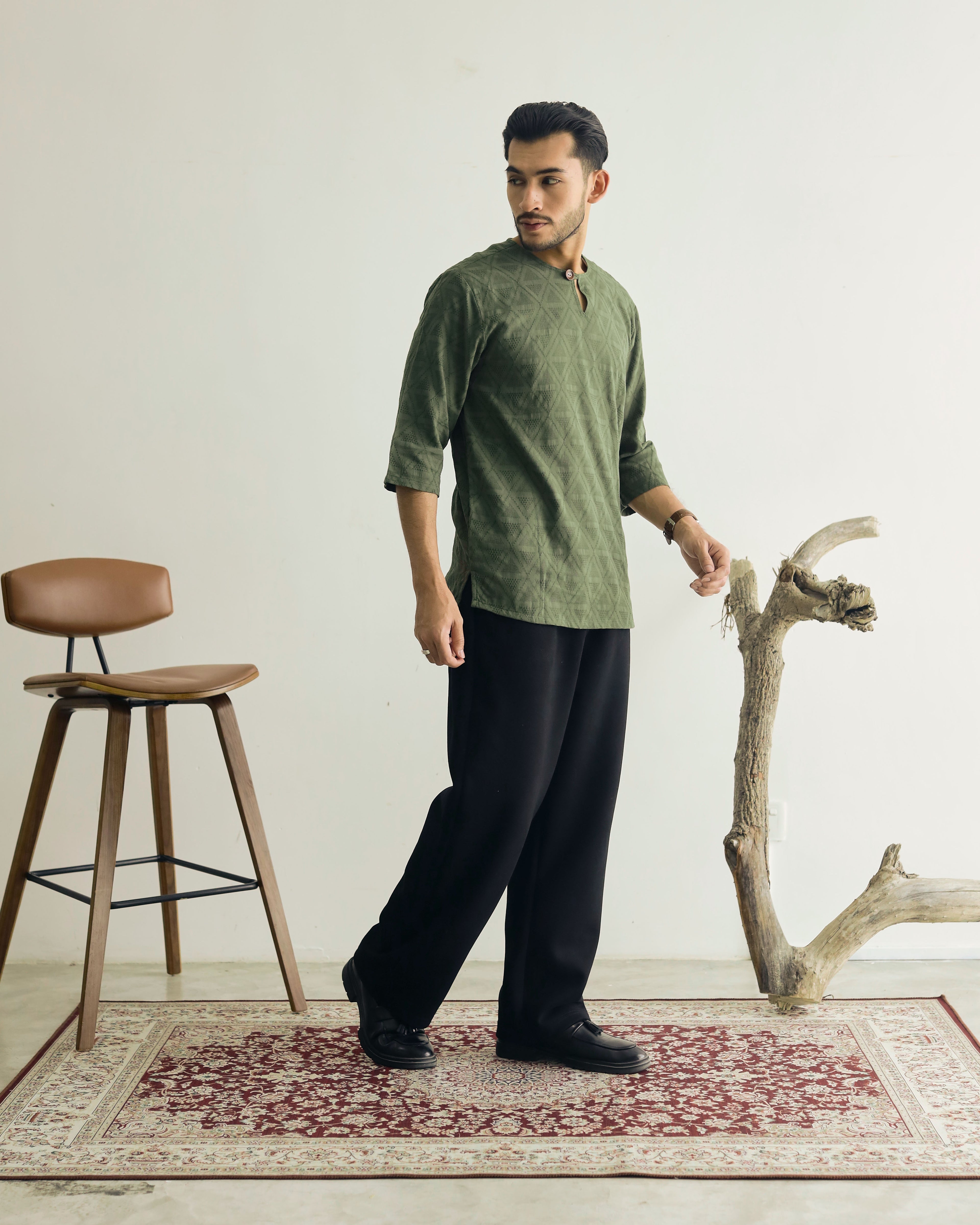 KUDRAT SIRI : THREE QUARTER SLEEVE TOP - OLIVE