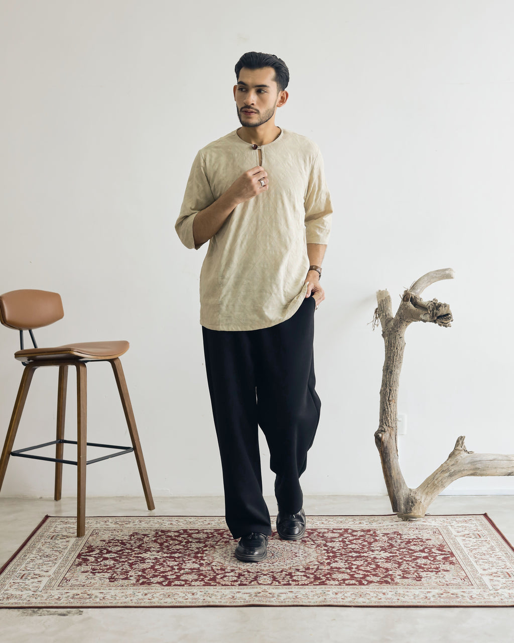 KUDRAT SIRI : THREE QUARTER SLEEVE TOP - BEIGE