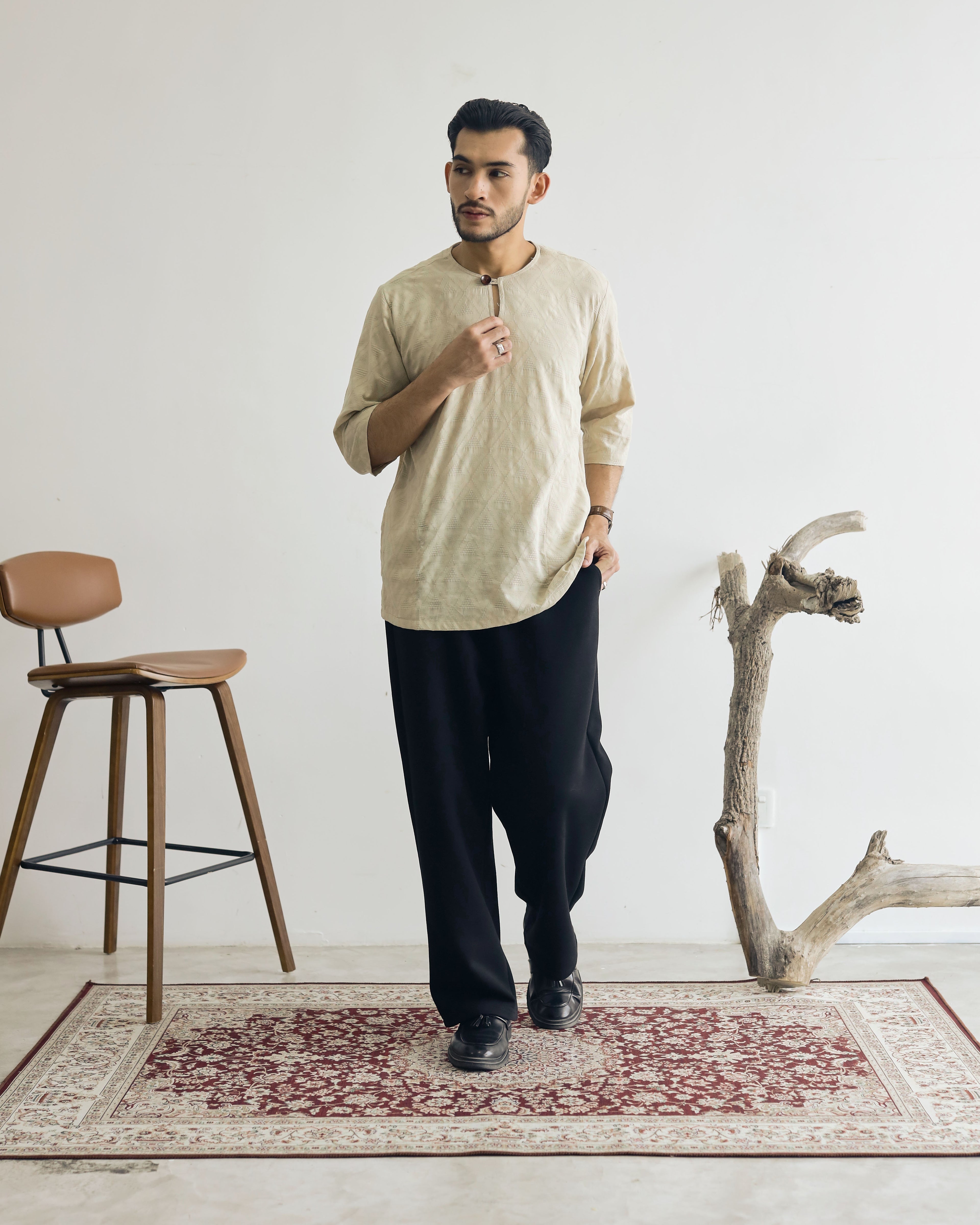 KUDRAT SIRI : THREE QUARTER SLEEVE TOP - BEIGE