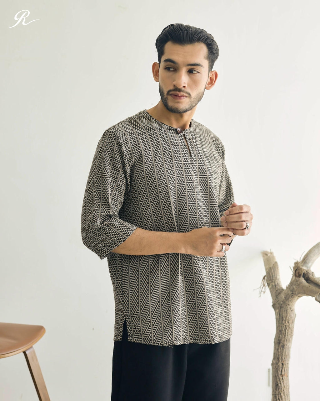 TEDUH SIRI : THREE QUARTER SLEEVE TOP - BLACK