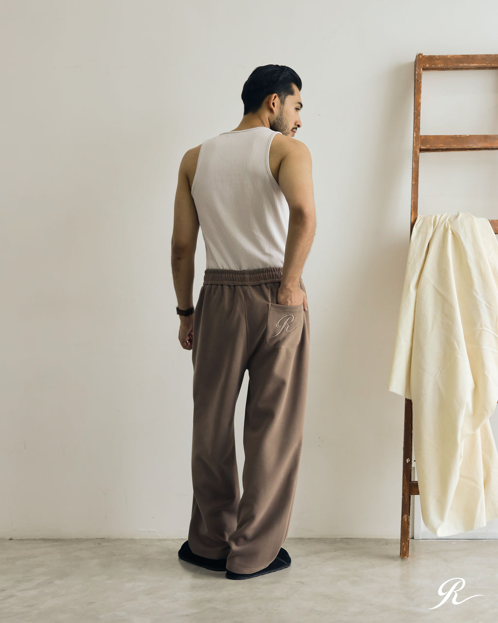 RUH : GROUNDWORK SWEATPANTS - KHAKI