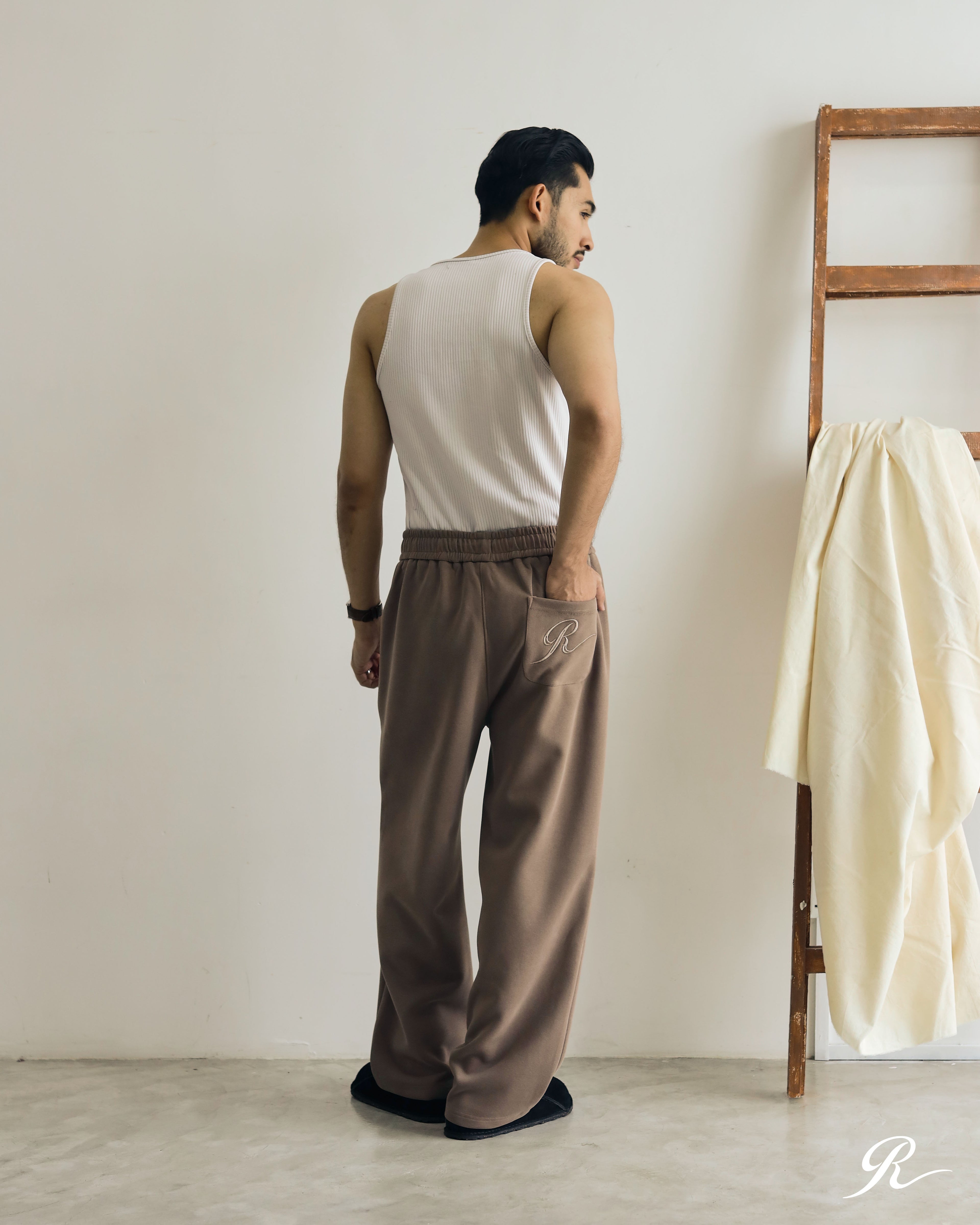 RUH : GROUNDWORK SWEATPANTS - KHAKI